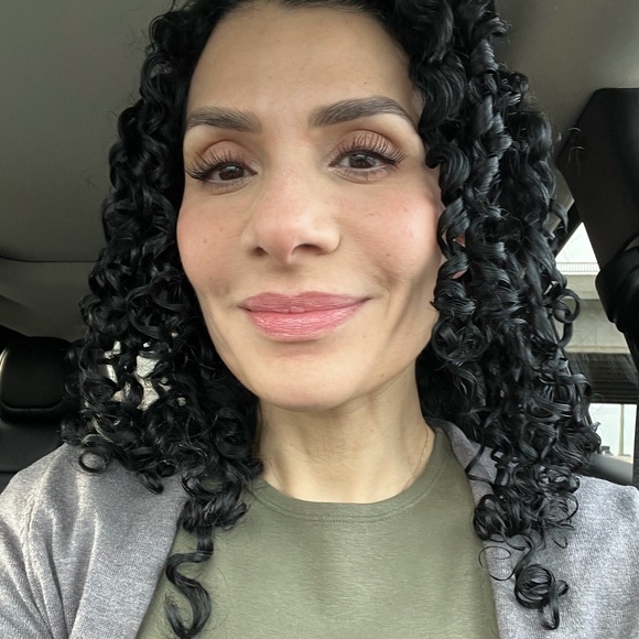 Meet your Posher, Christine - Picture 1 of 1